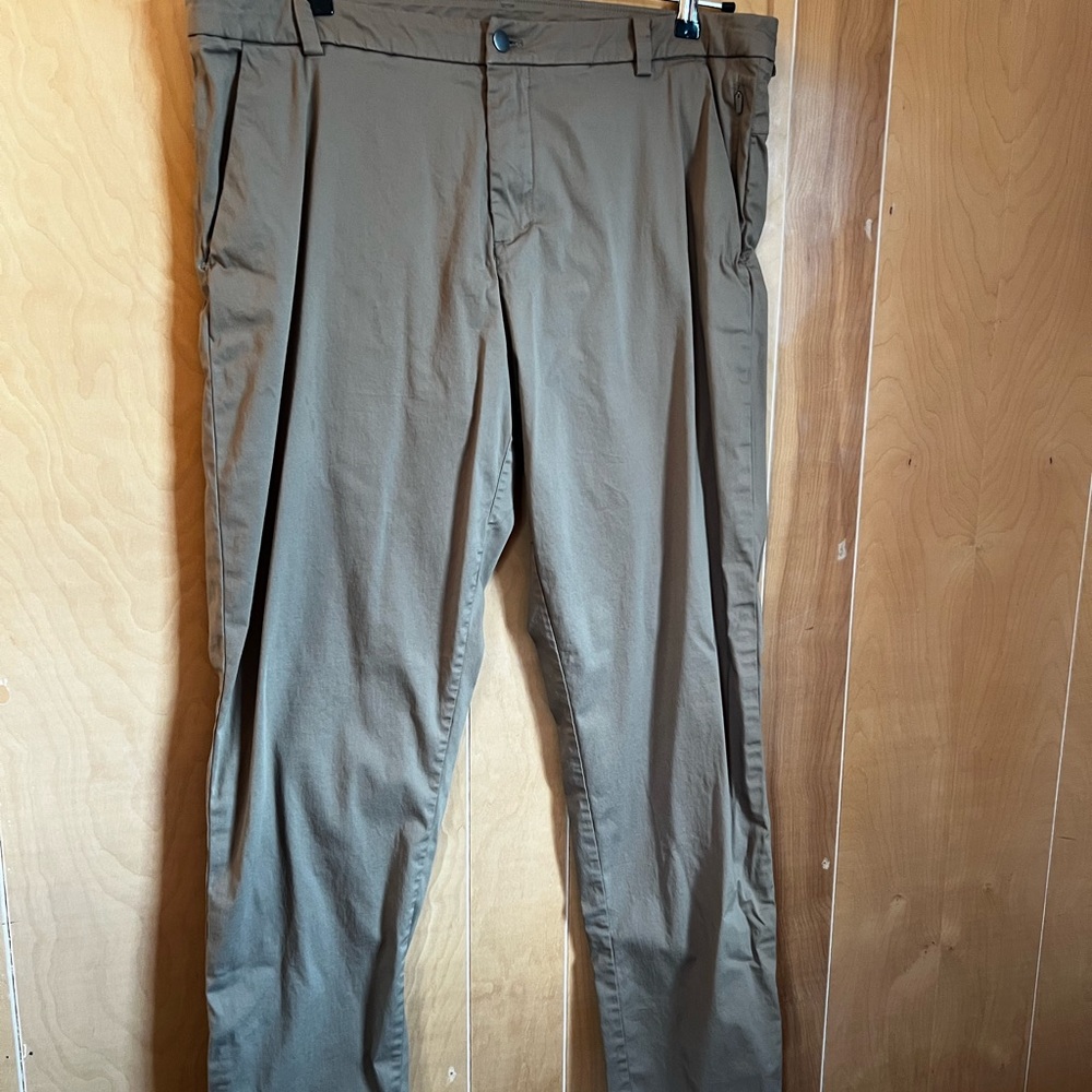Lululemon Men’s Commission Pant Classic Swift Cotton 38x34 In khaki